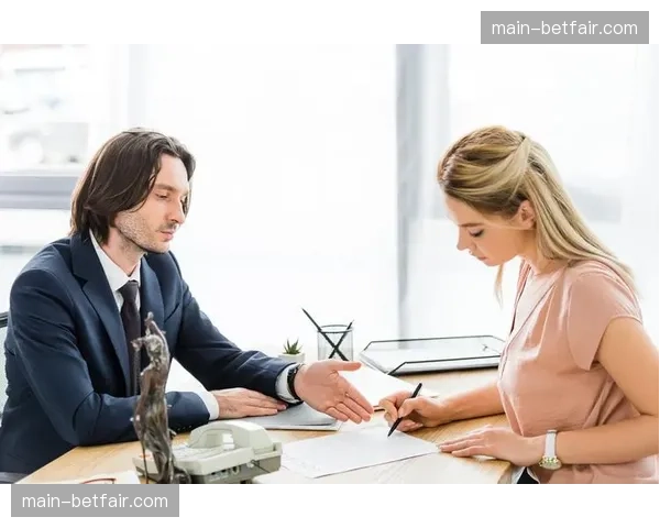 达娜·怀特确认将与“钻石”普瓦里尔洽谈新合同 达娜·怀特确认将与“钻石”普瓦里尔洽谈新合同