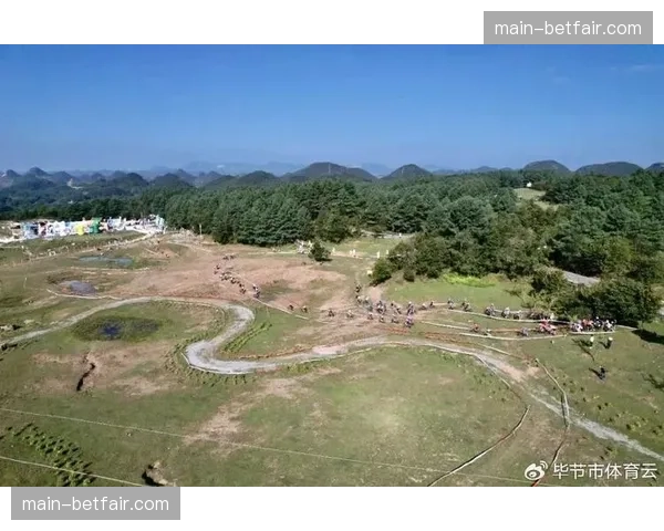 毕节国际山地自行车赛道云海观景台完工,9月世锦赛将成拍照打卡点 毕节国际山地自行车赛道云海观景台完工,9月世锦赛将成拍照打卡点